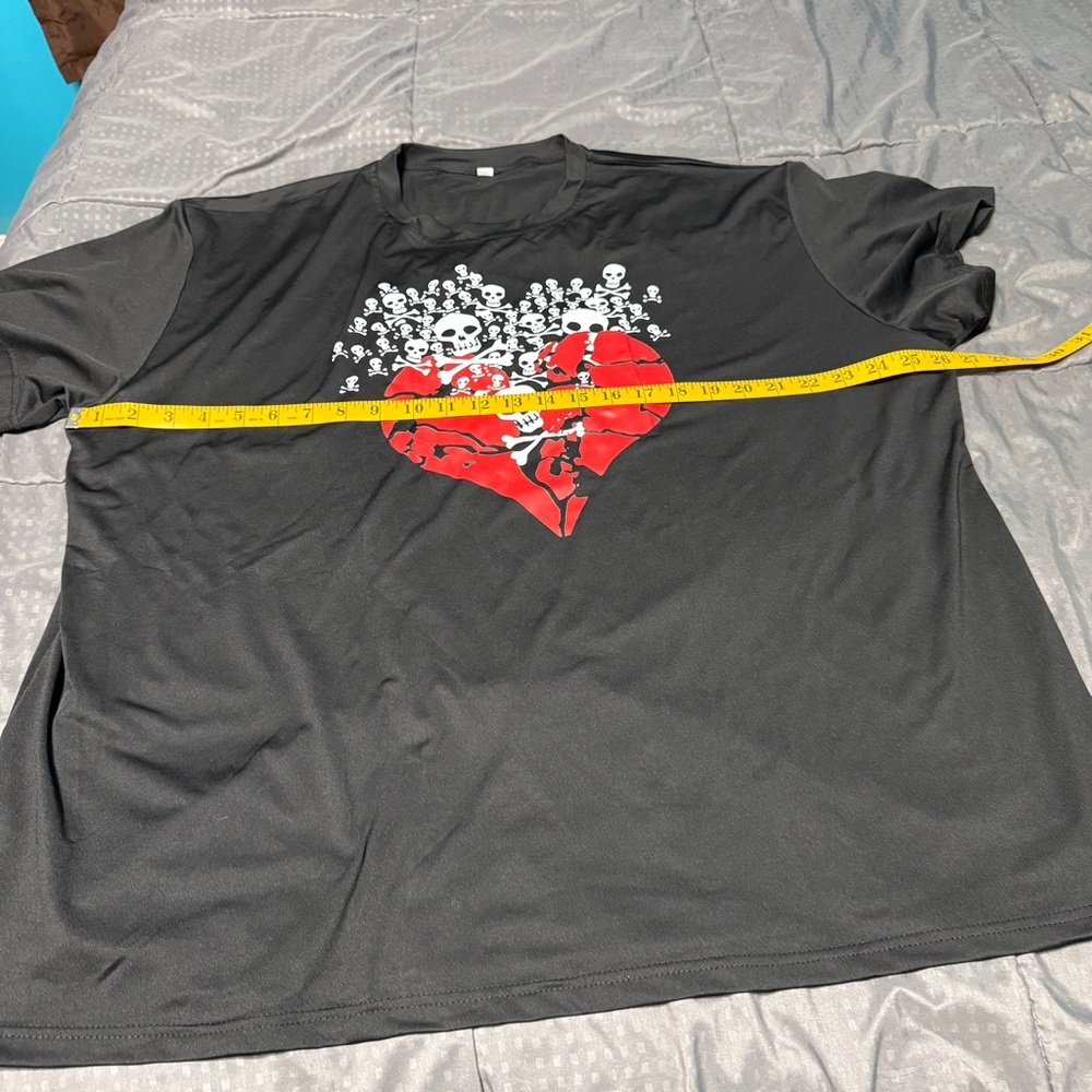 Unbranded Black Broken Heart Skulls Shirt Womens Size 4x USA Equivelant 2x - Picture 5 of 7